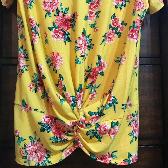 Yellow Floral Top with Lace Back Shoulders LG - Picture 3 of 5